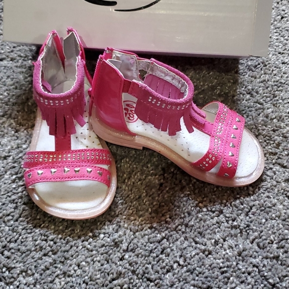 Sandals - Picture 3 of 7